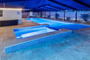 Villa Kailāsa - Pool, 6min drive to the Beach